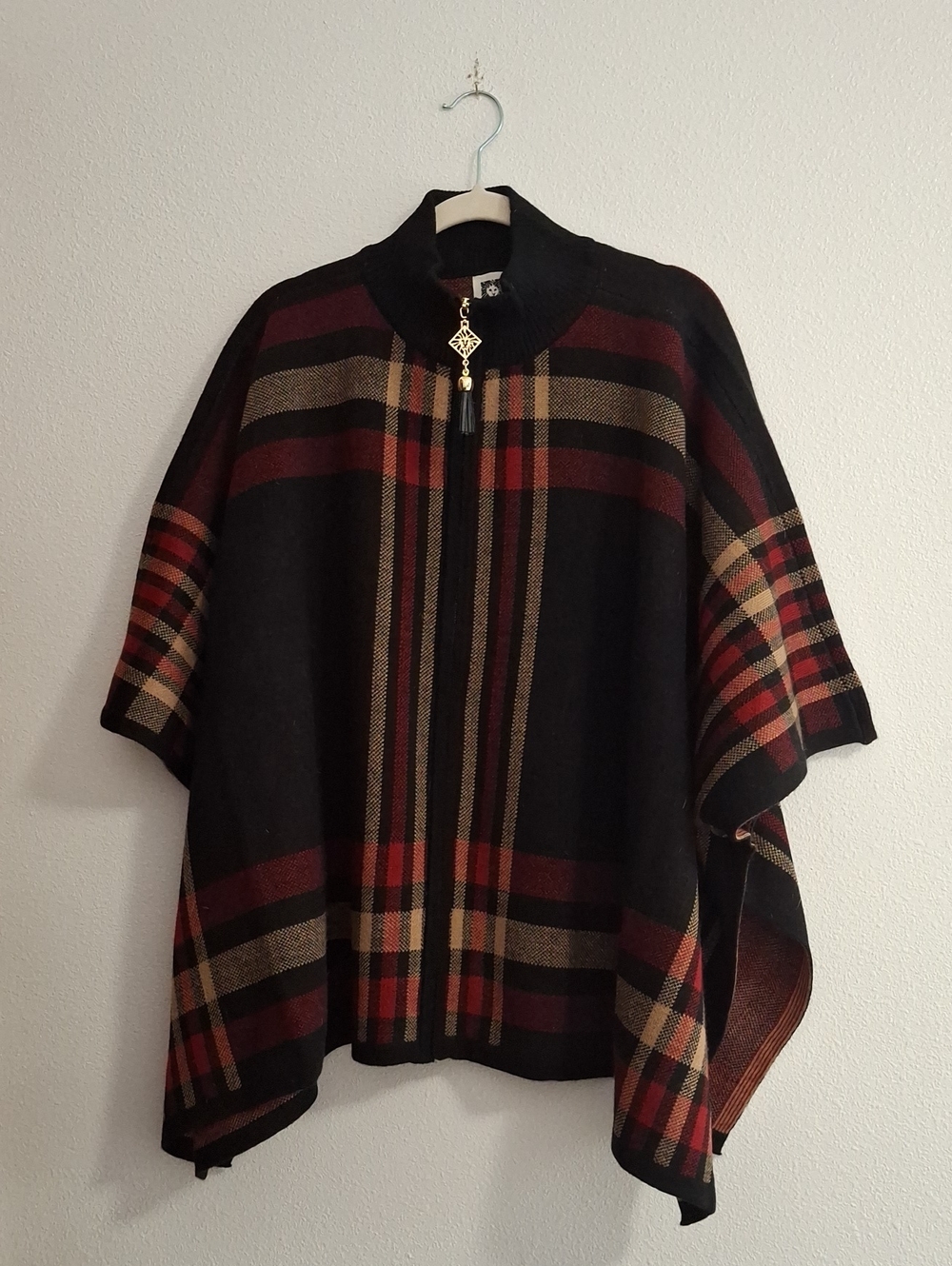 Anne Klein Black Plaid Zip-Up Poncho Sweater with Red and Tan Accents Size Large